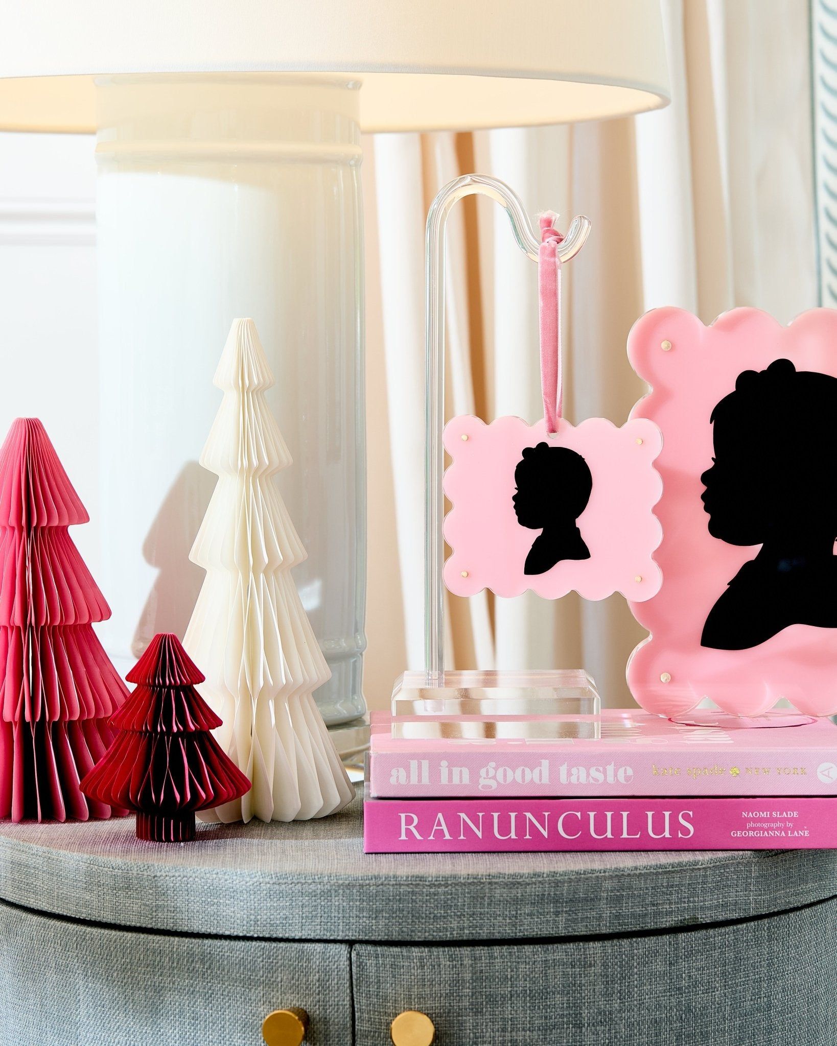 R232, 3/4" PASTEL PINK MOUDLING product preview